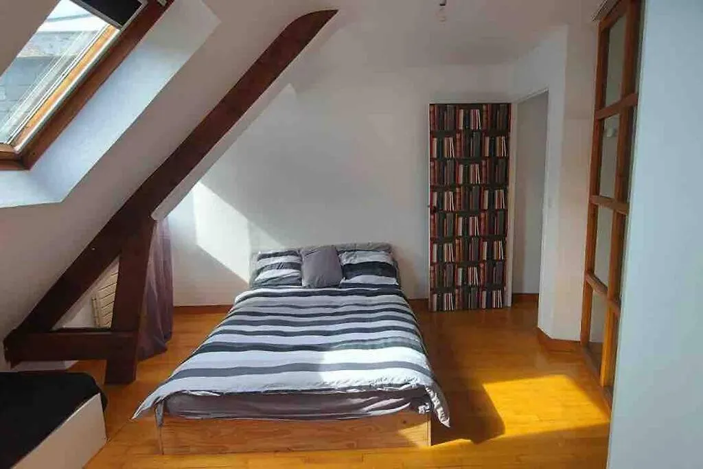 Lorient Centre- Charmant T2-Grand Sejour -Stationnement Facile- Tout Equipe Apartamento França